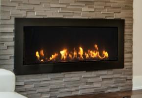 Well equipped linear fireplace